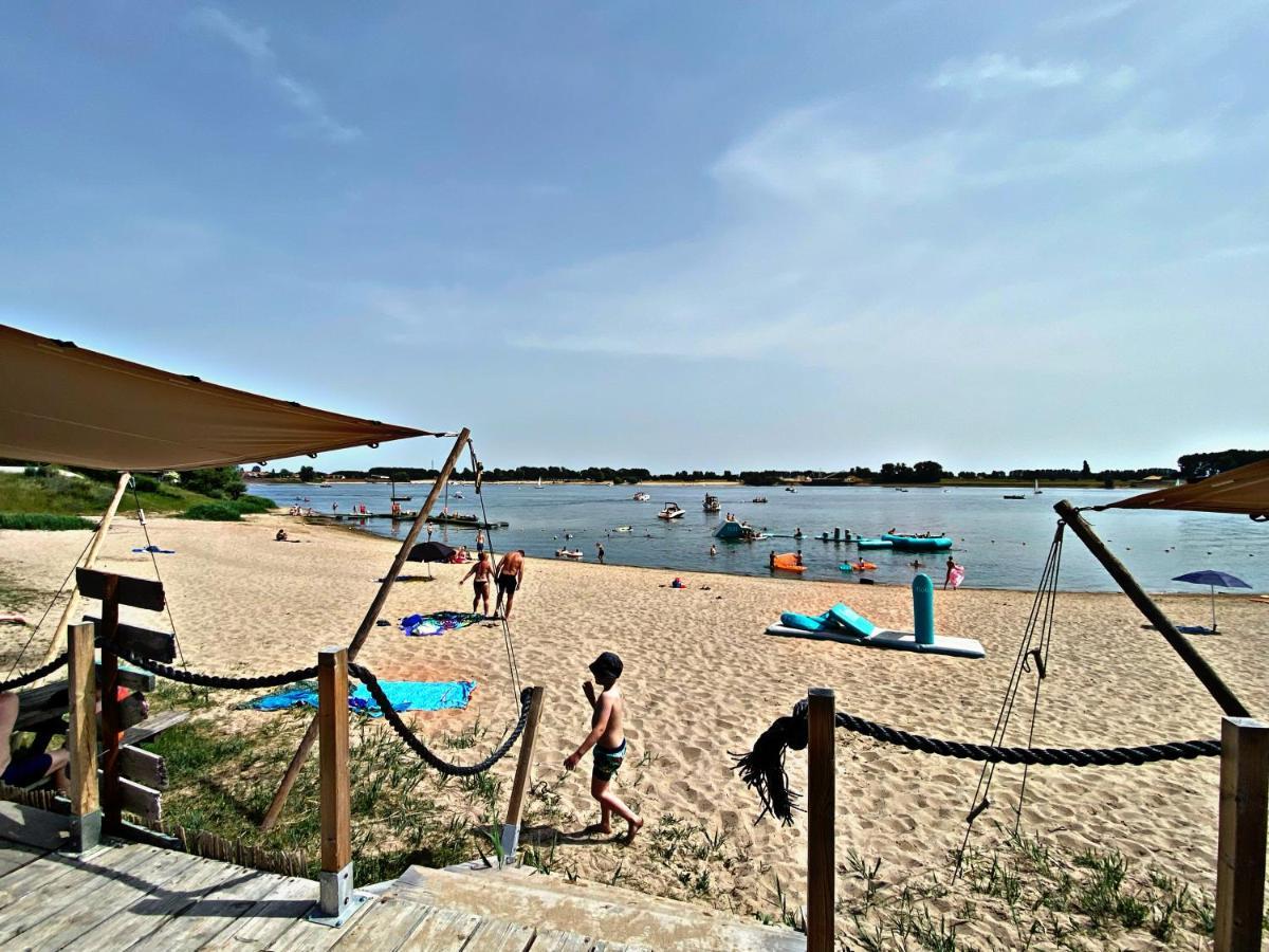 Ferienhaus Luxchalet #Vaju Lathum# Am See, Strand, Pool, Nationalpark Exterior photo