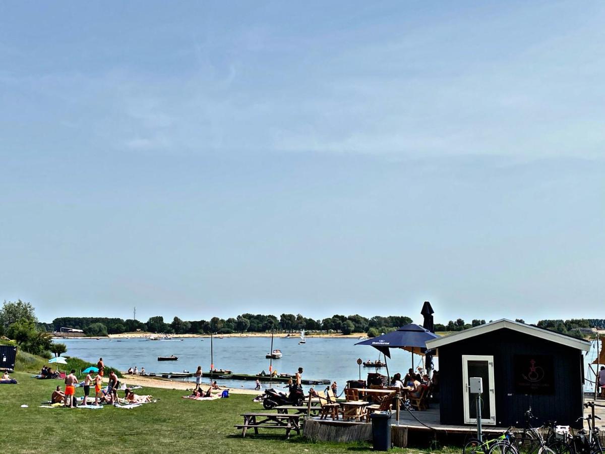 Ferienhaus Luxchalet #Vaju Lathum# Am See, Strand, Pool, Nationalpark Exterior photo