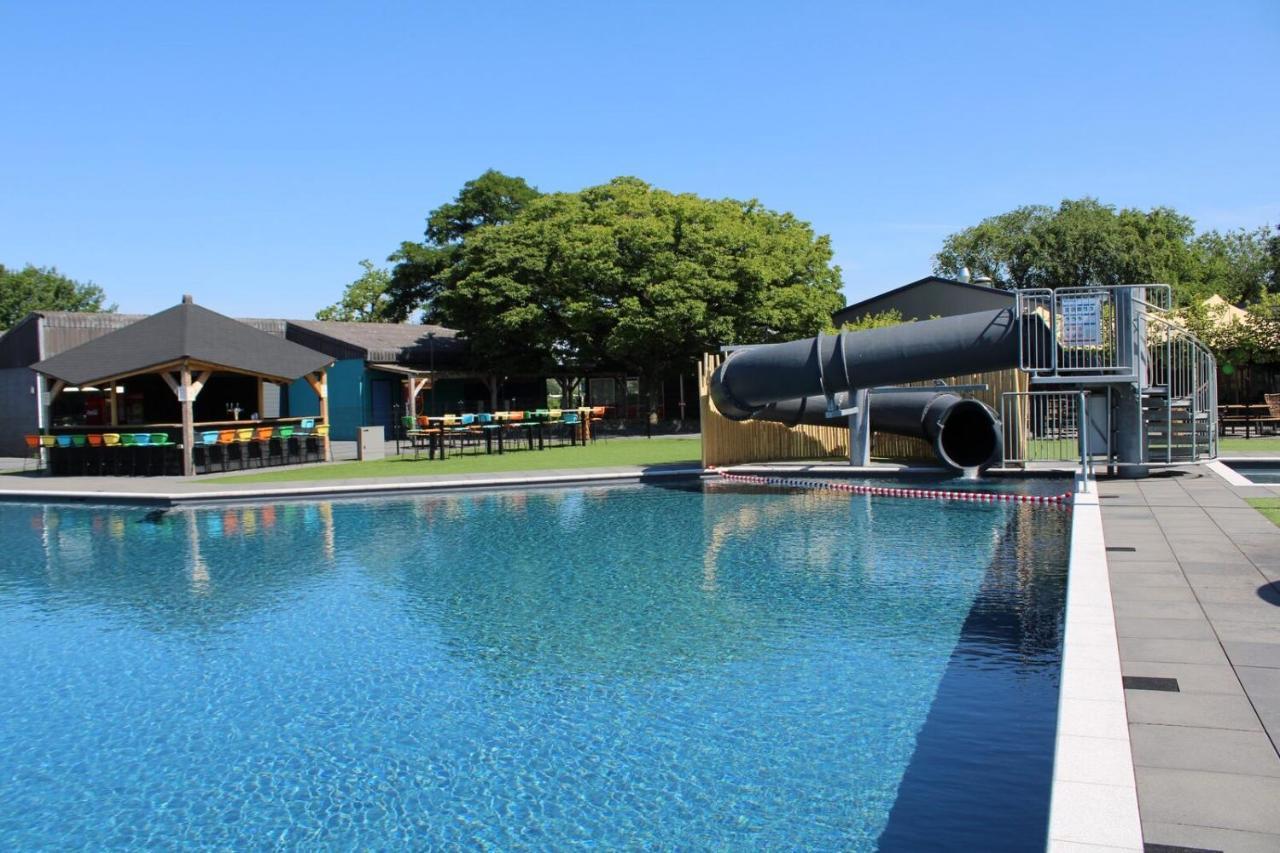Ferienhaus Luxchalet #Vaju Lathum# Am See, Strand, Pool, Nationalpark Exterior photo